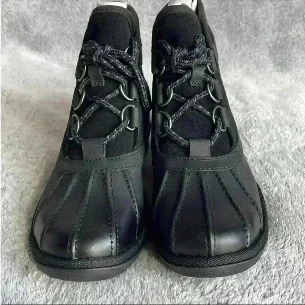 UGG Greda Waterproof Duck Boot in Black Leather/Suede Size 5 NIB